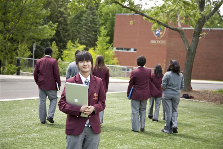 Du học Canada - Trung học Bronte College